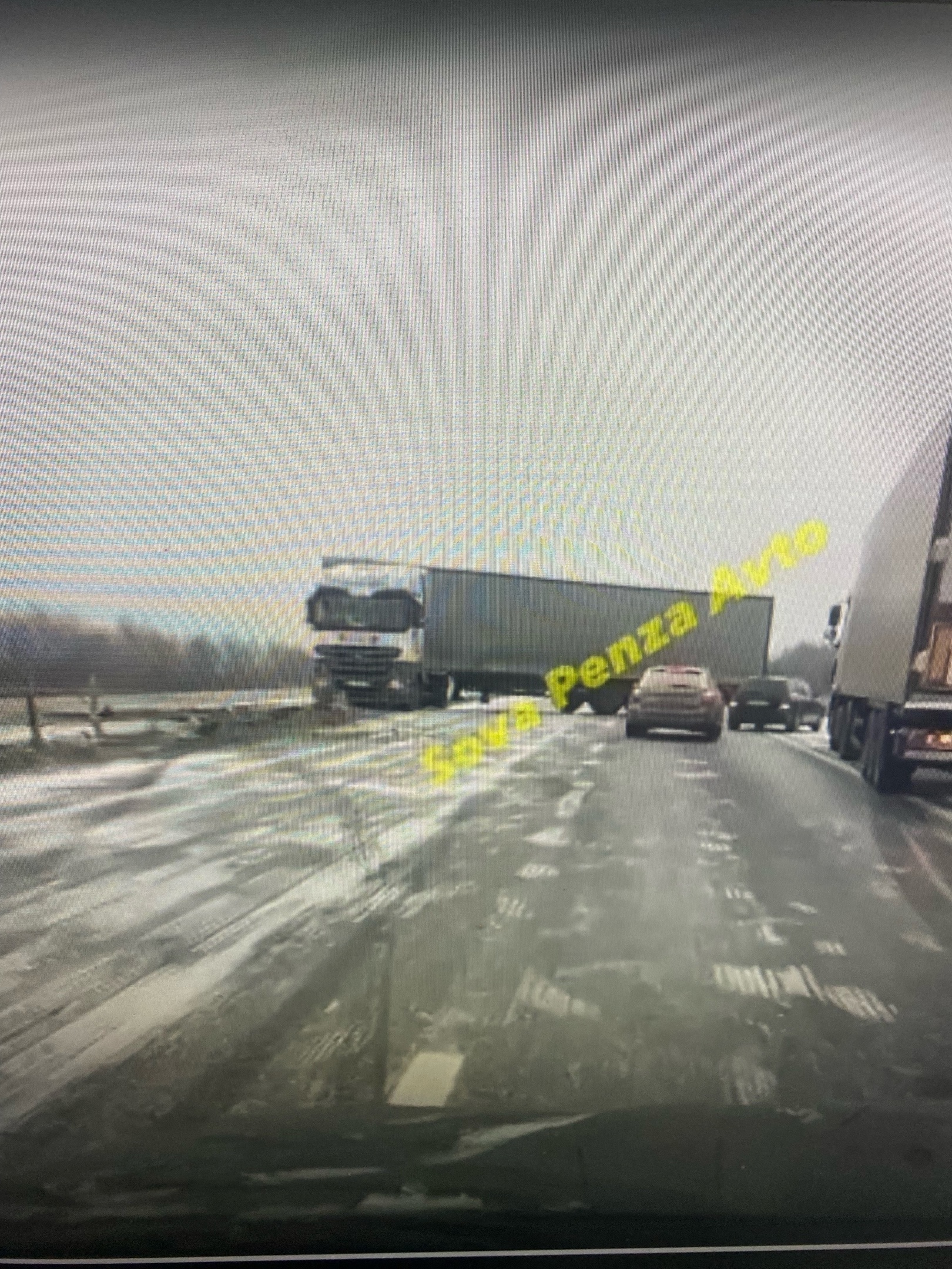 В Пензенской области на трассе М5 произошло ДТП с участием фуры