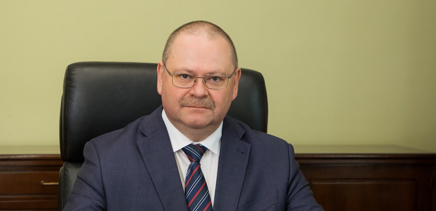 Олег Мельниченко поздравил пензенцев с Днем учителя