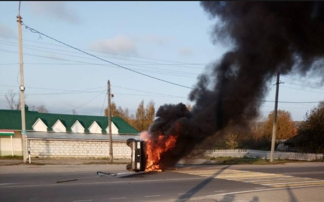 В Городищенском районе сгорела легковушка, пострадала женщина