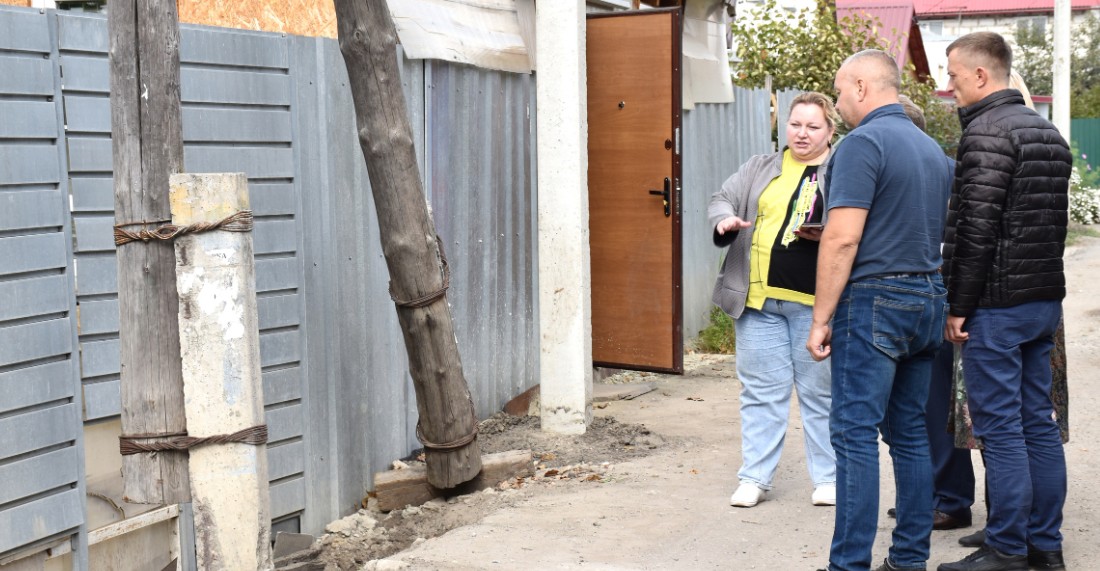 В Пензе у дома многодетной семьи укрепят разрушающуюся дорогу
