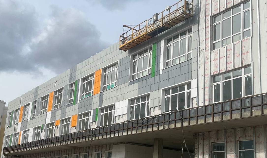 Алексей Комаров посетил строящуюся школу на ГПЗ