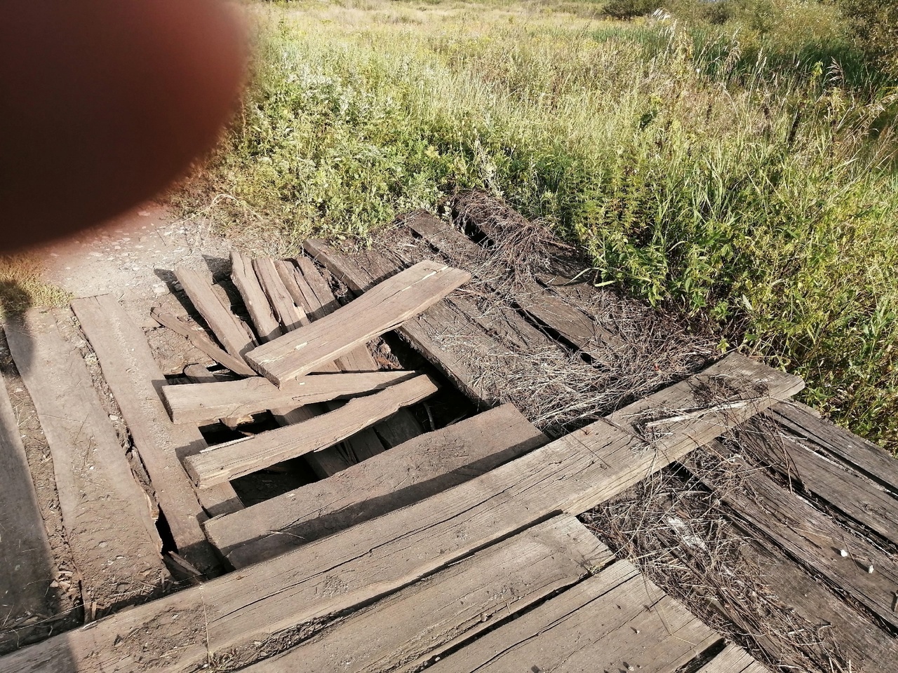 В Сердобском районе не могут починить разрушенный мост на въезде в село