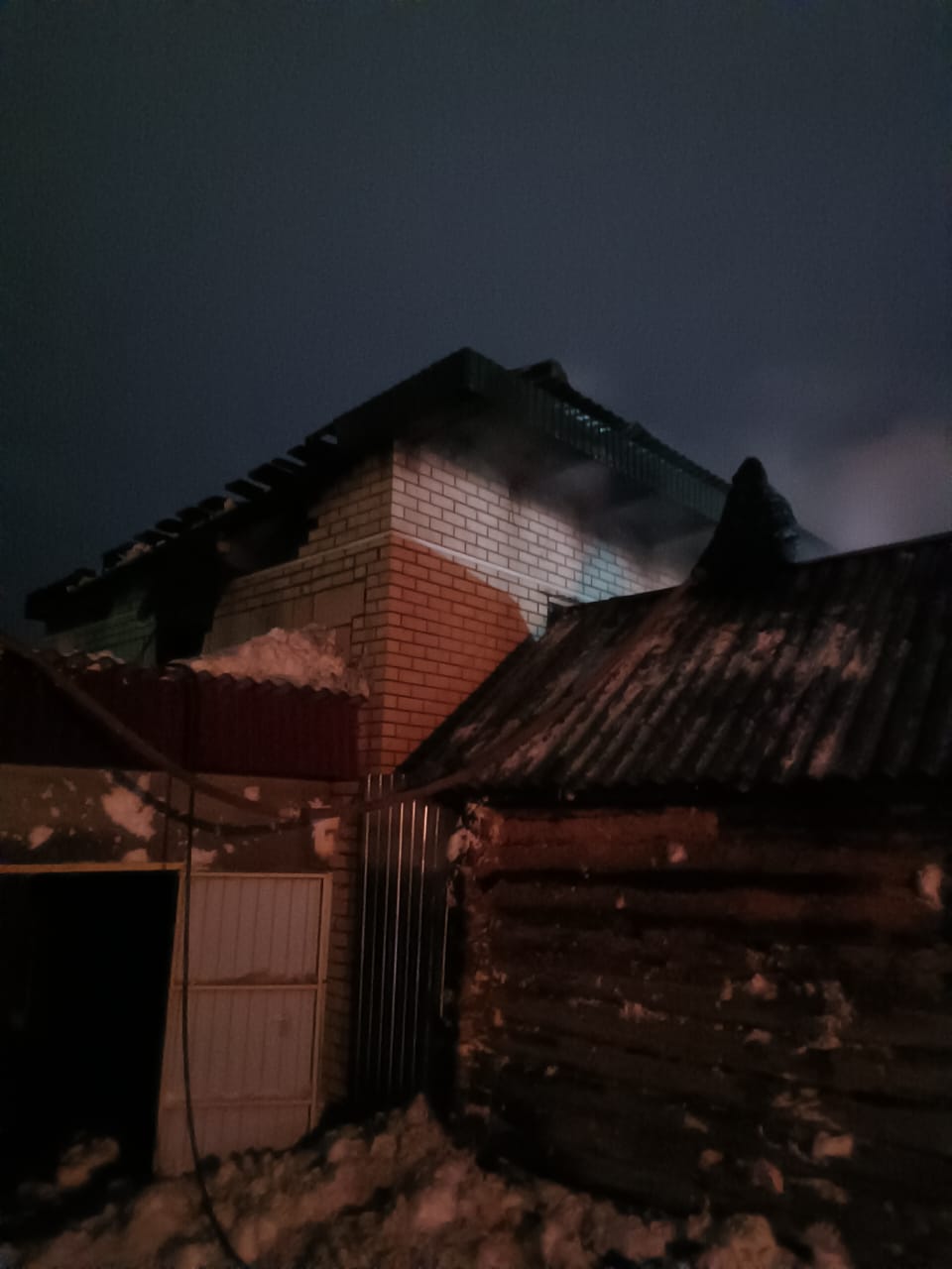 В Городищенском районе пожар вспыхнул в постройке с сеном