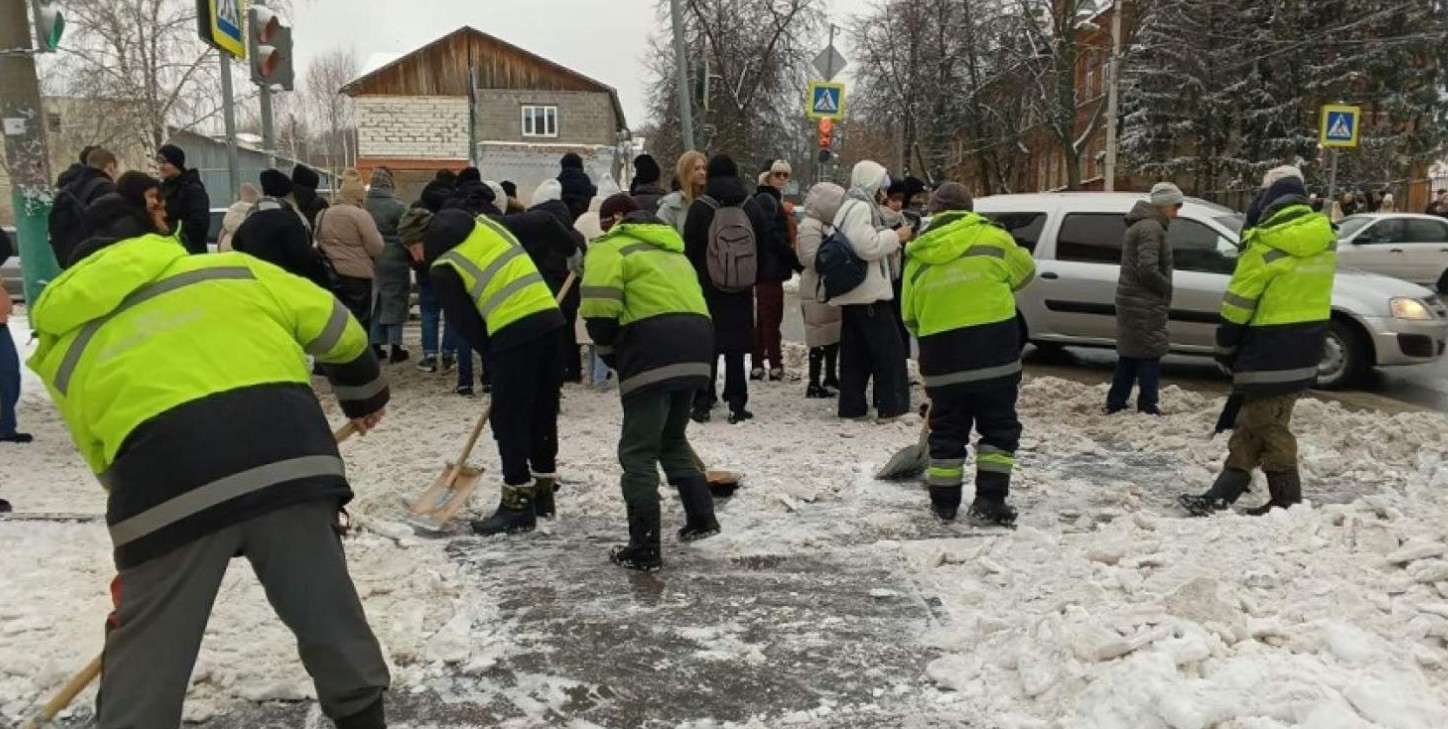 Пензенцам назвали сроки расчистки снега