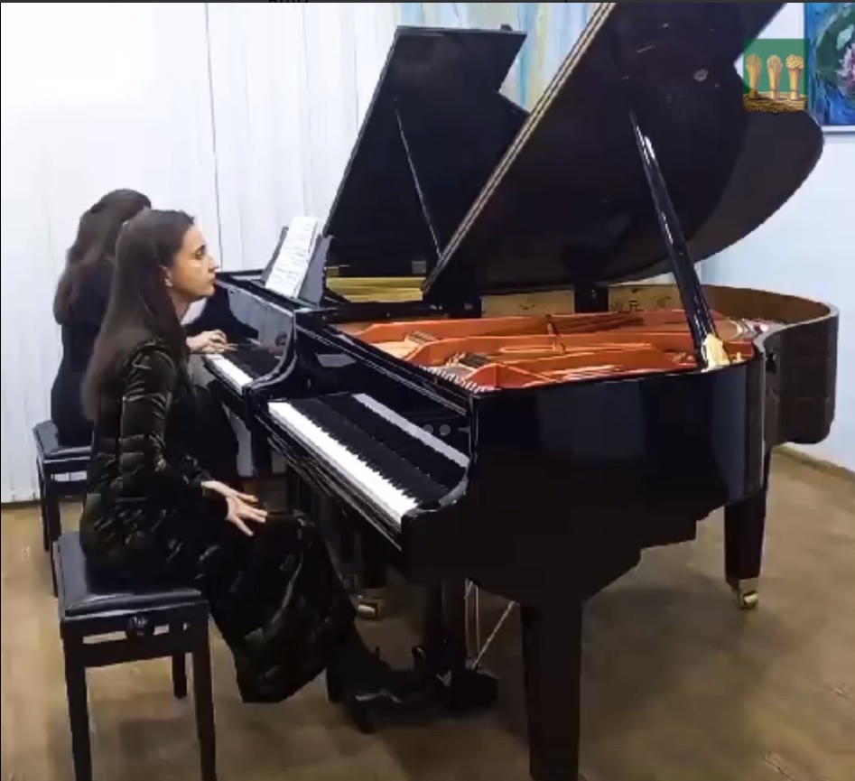 Ученики пензенской школы искусств смогут сыграть на первом отечественном рояле