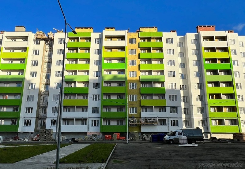 В Заре скоро достроят четвертый дом для переселенцев