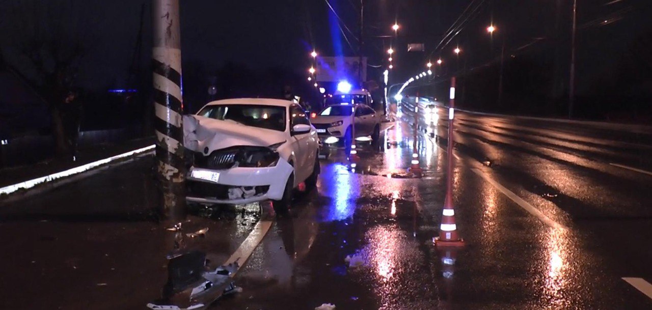 В Пензе на улице Чаадаева в ДТП погиб пассажир иномарки