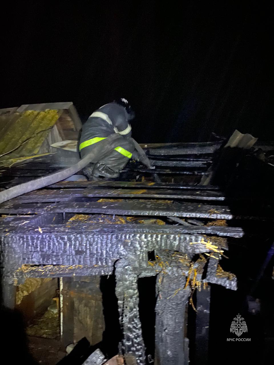 В МЧС рассказали о мощном пожаре, вспыхнувшем в Пензенском районе ночью