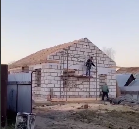 Ольга Чистякова помогает пензенским погорельцам отстроить дом заново