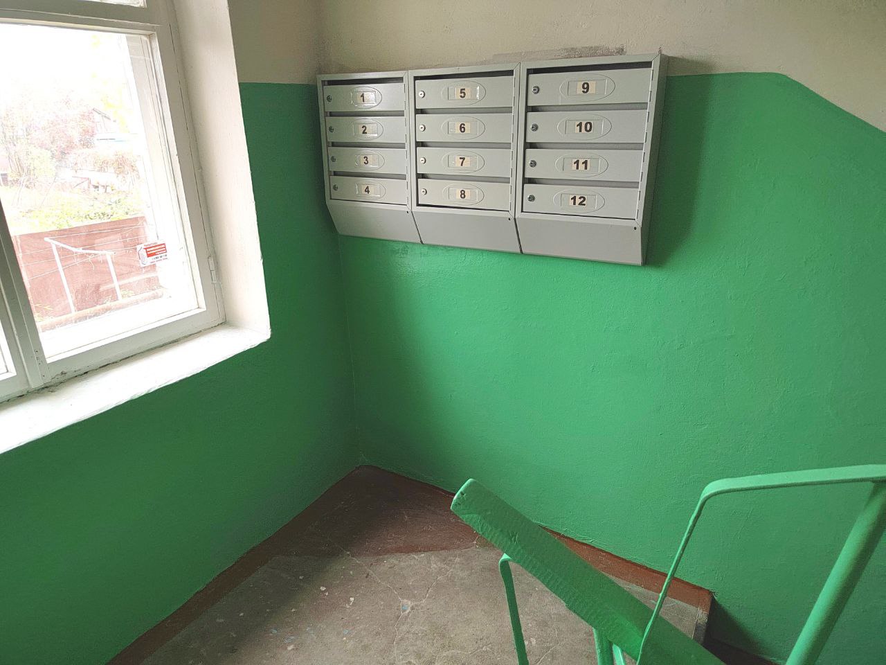 Борис Панин помог с ремонтом подъездов жителям Терновки