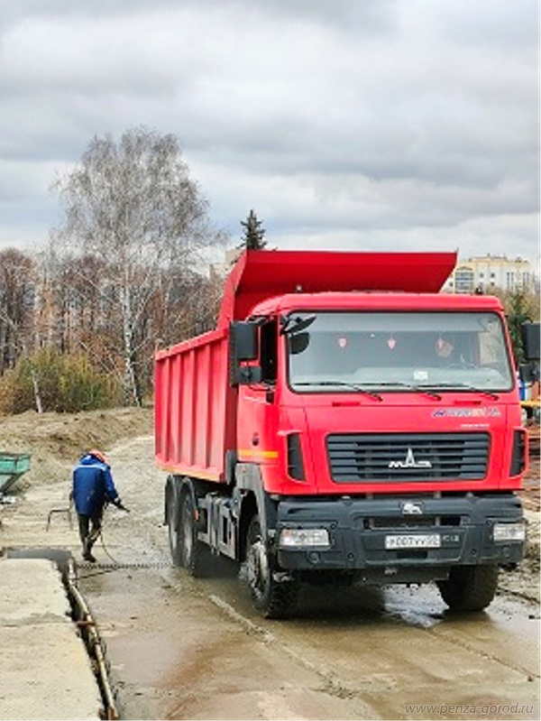 В Пензе машины выносили грязь со стройплощадки на городские улицы