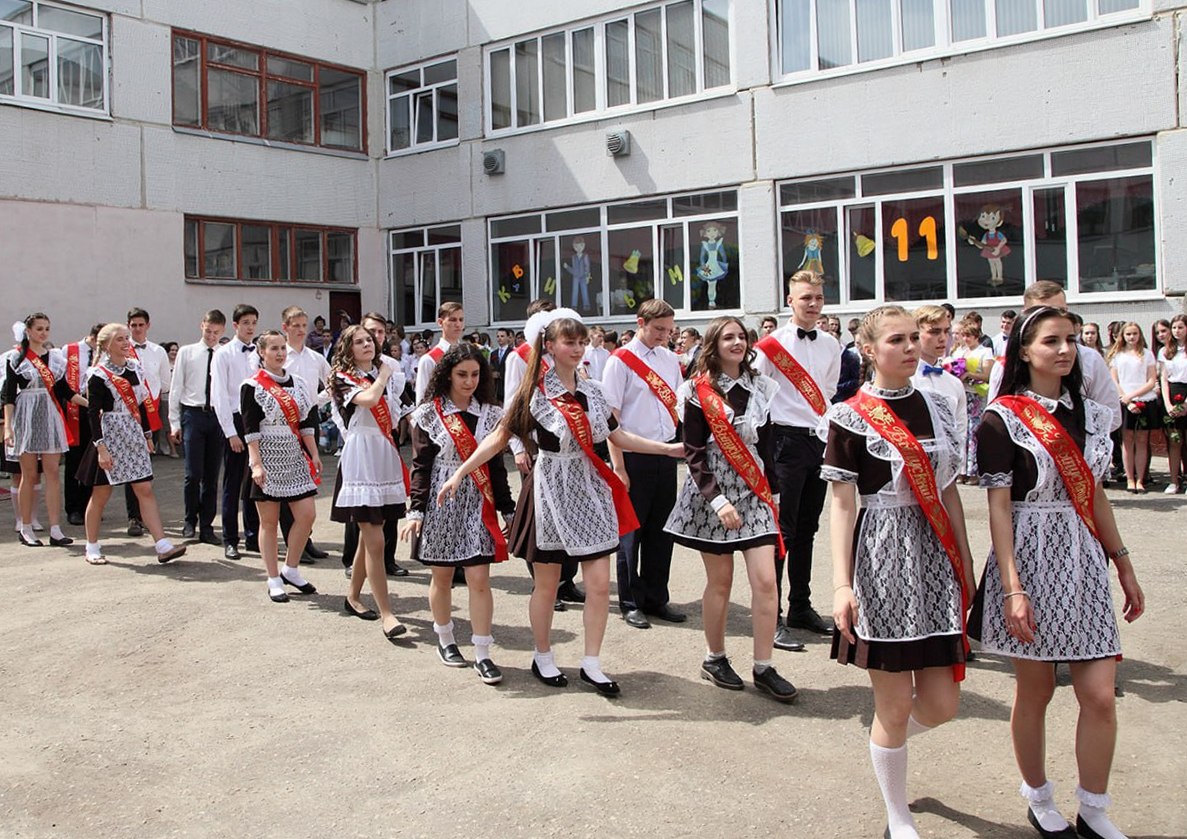 В Пензенской области определили даты для проведения школьных выпускных в 2024 году