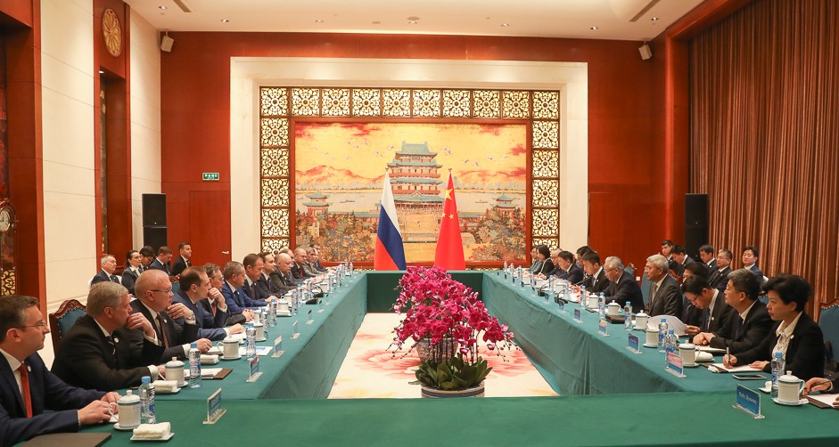 Олег Мельниченко принял участие во встрече Игоря Комарова и Чжан Гоцина с главами регионов ПФО