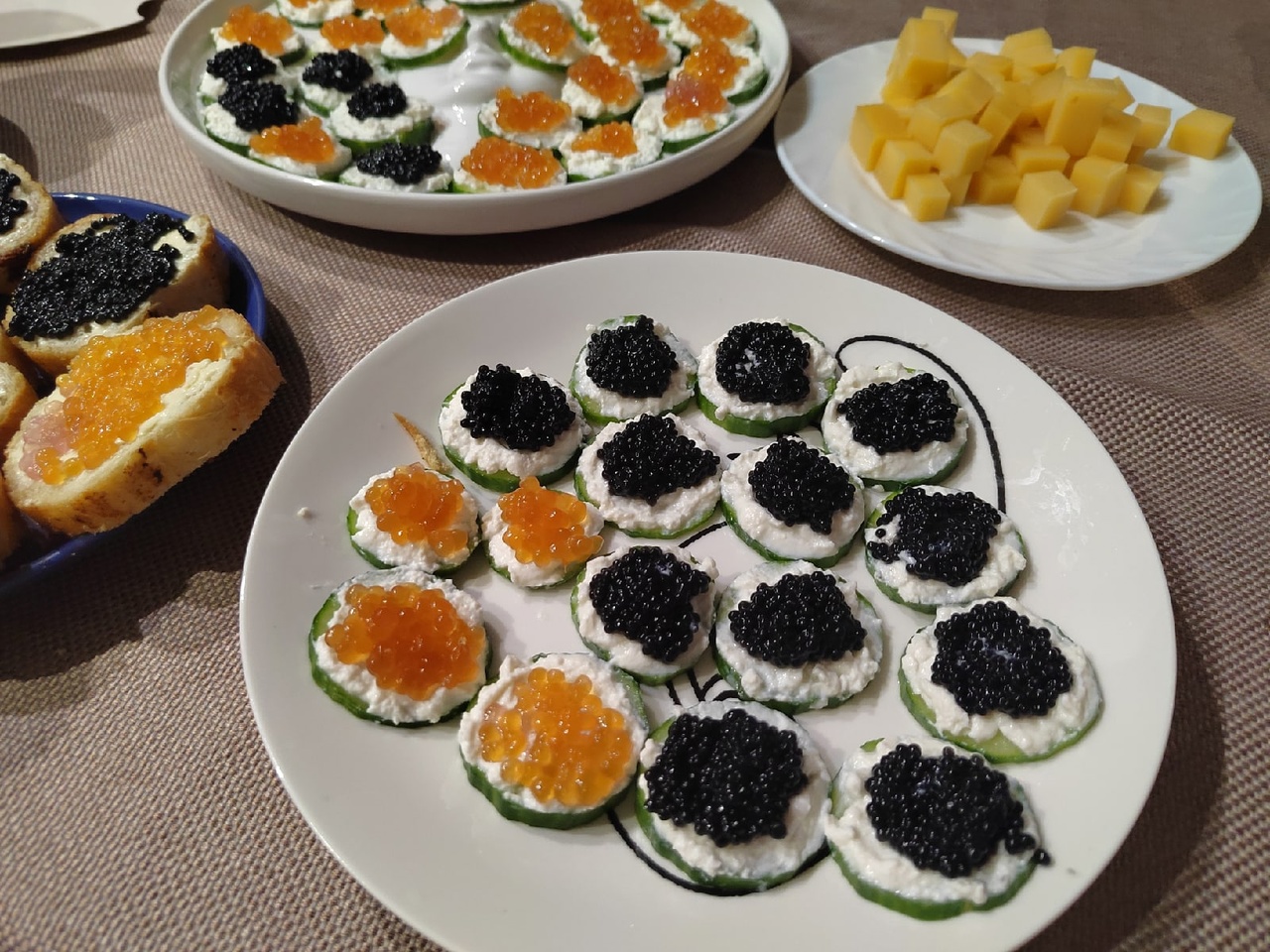 Стоимость килограмма красной икры значительно снизилась