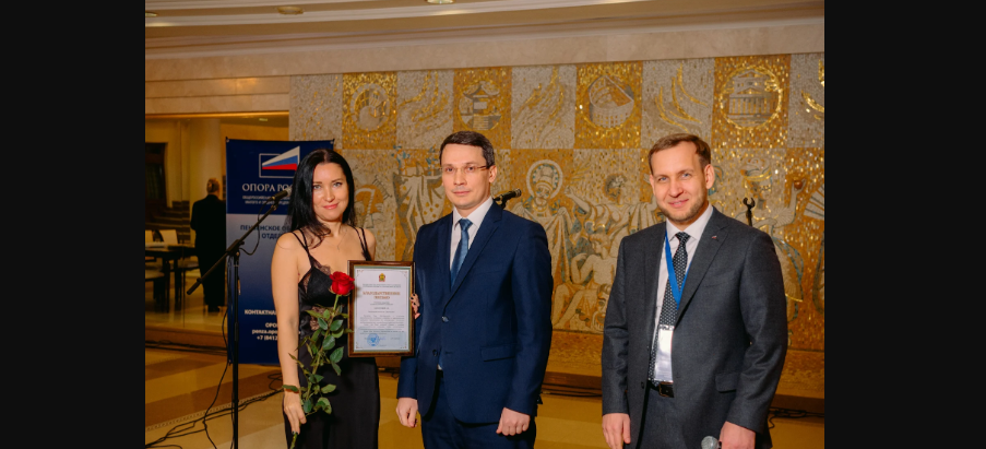 Алмаз Хакимов и Денис Каширов наградили «Столицу 58» за информационную поддержку