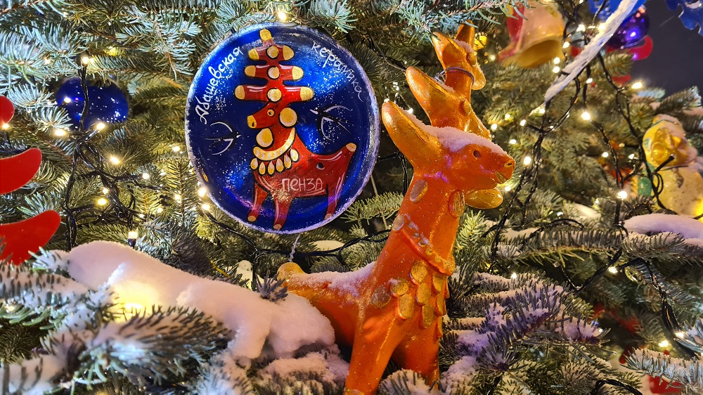 Ель Пензенской области на ВДНХ украсили в стиле абашевской керамики