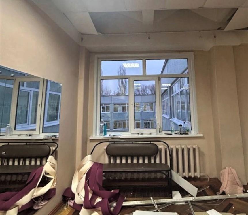 В Пензе прокуратура провела проверку по факту обрушения потолка в школе