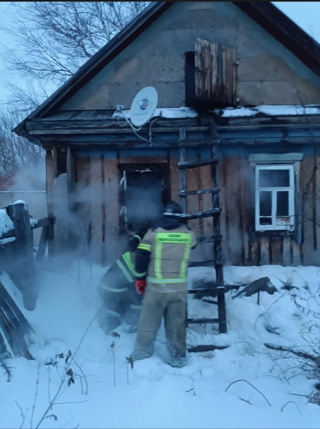 В поселке Чаадаевка Городищенского района пожар охватил жилой дом