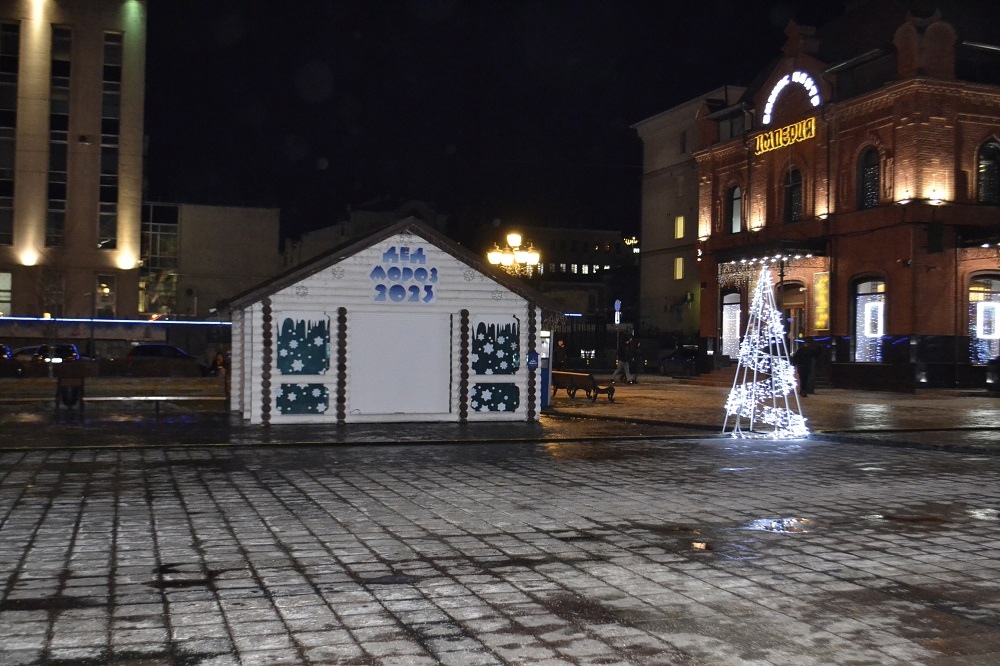 В Пензе ребенок попросил у Деда Мороза сапоги для своей мамы