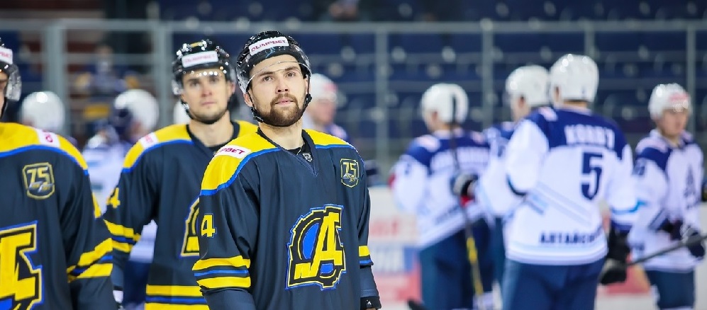 ХК «Дизель» расторг контракт с нападающим Константином Майоровым