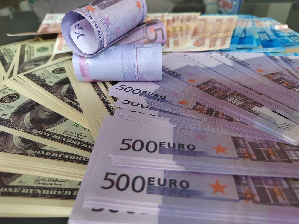 ЦБ заявил о снижении курсов доллара и евро