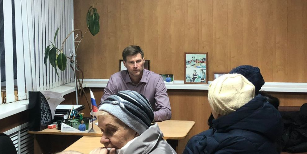 Борис Панин провёл приём граждан в Терновке