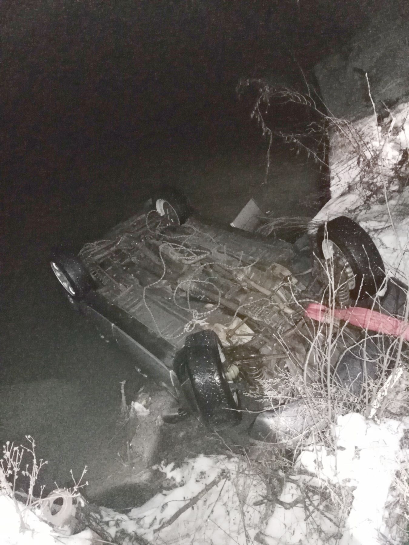 В Бессоновском районе из реки вытащили машину с погибшим водителем