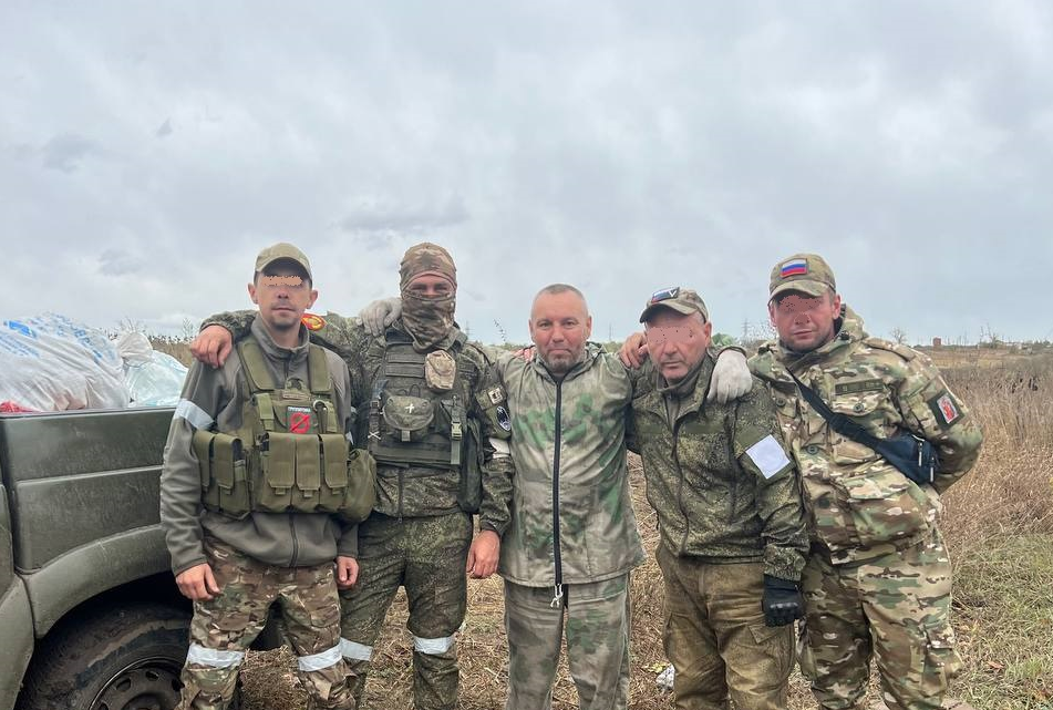 Алексей Иванов передает бойцам из Пензы посылки, спасающие жизни