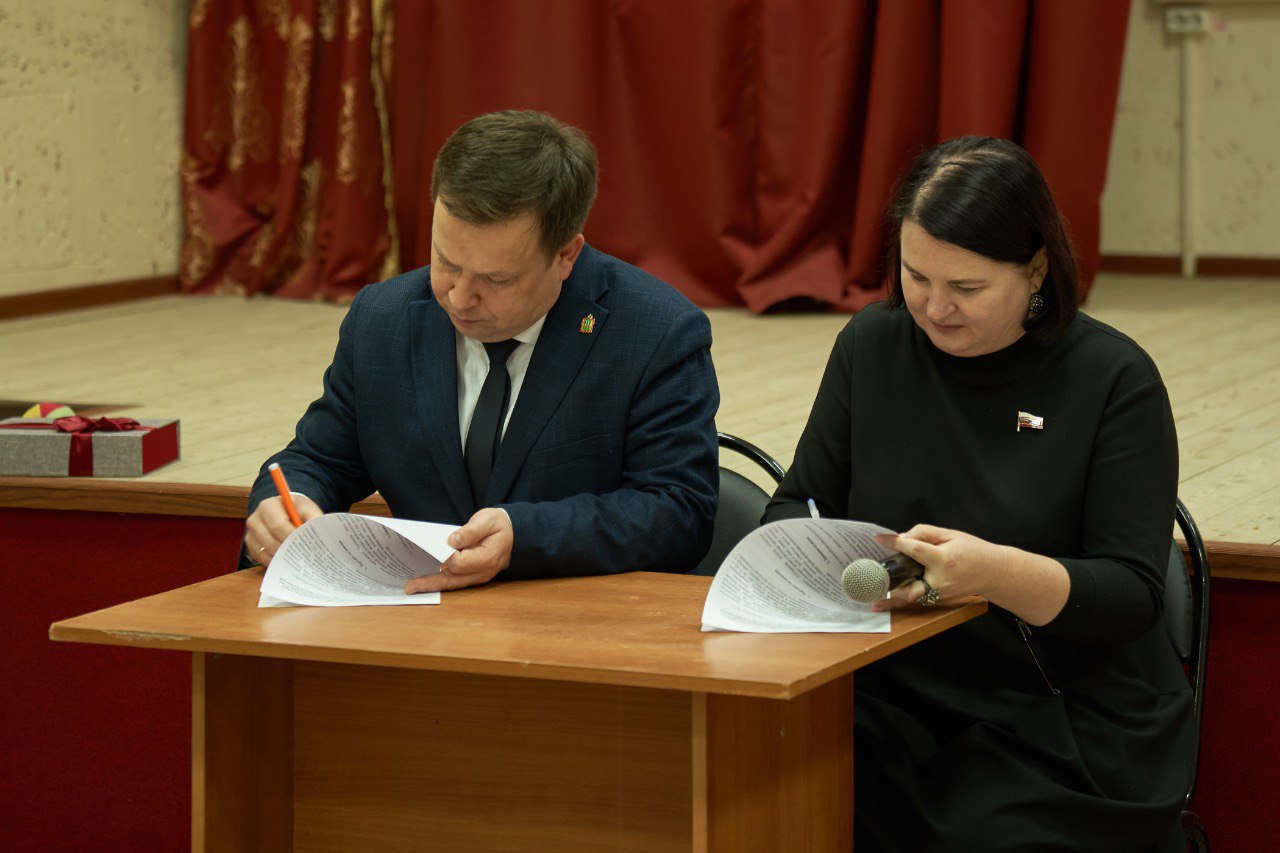 Ольга Чистякова и Сергей Быков подписали соглашение о сотрудничестве