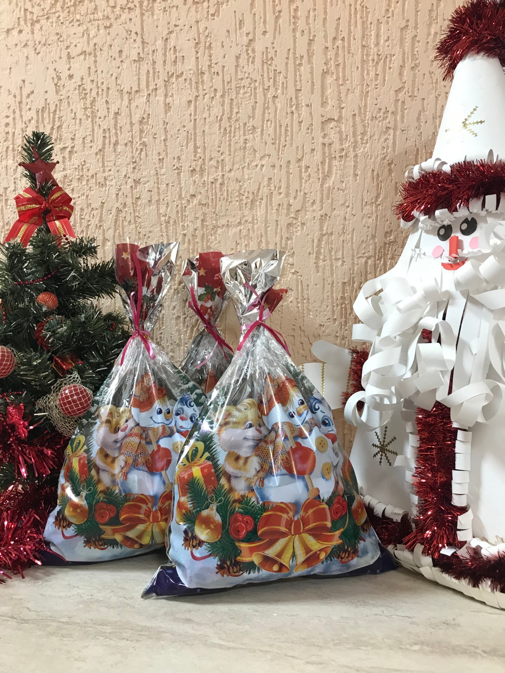 В Пензе дети из семей в сложной ситуации начали получать новогодние подарки