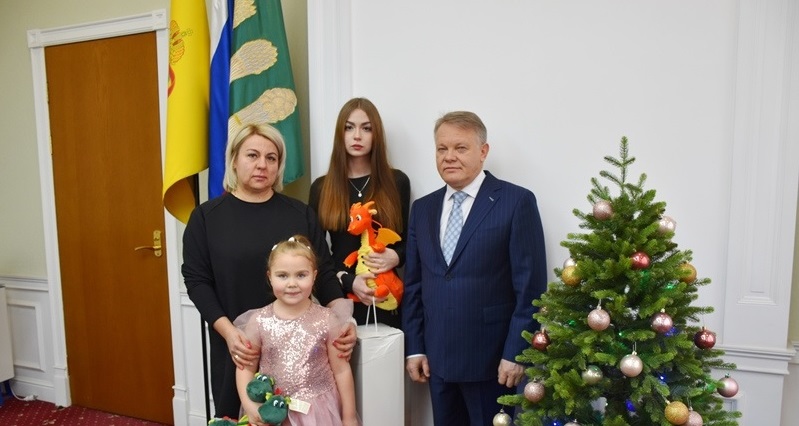 Пензенский мэр присоединился к акции «Елка желаний»
