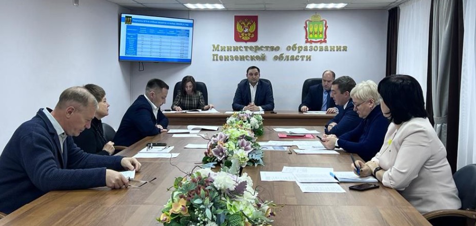 В пензенском Минобре утвердили Юрия Каленова на должности начальника управления образования