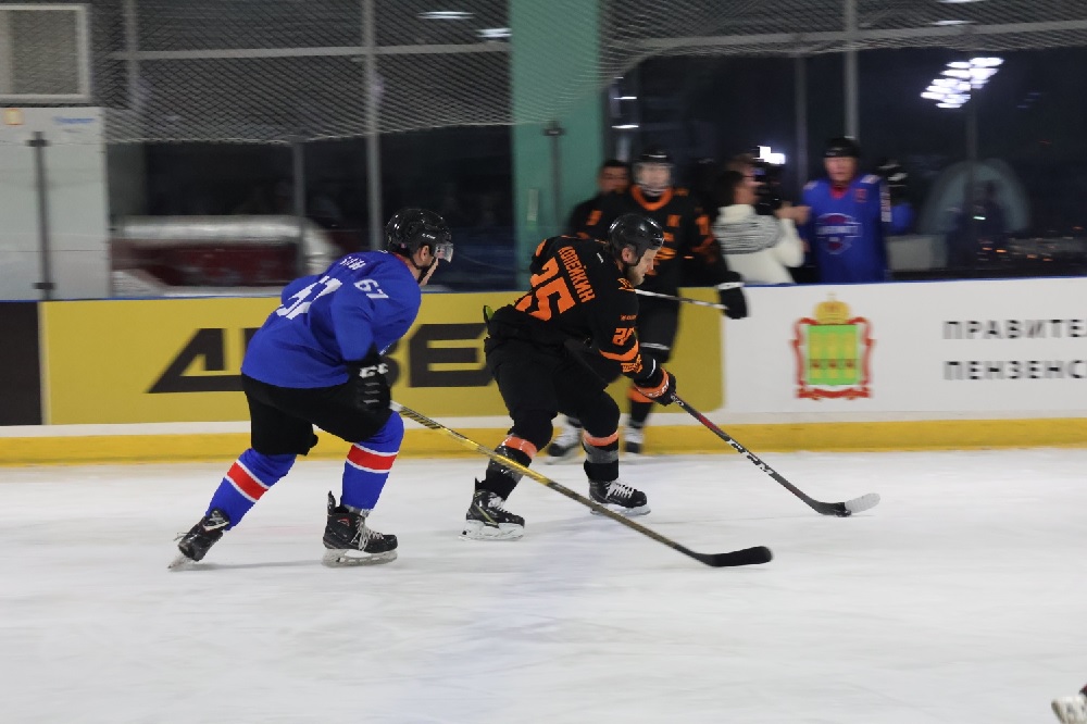 В Пензе отметили 75-летие регионального хоккея
