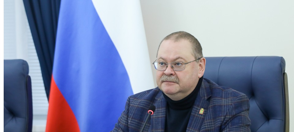 Олег Мельниченко поручил увеличить число работ по ремонту сетей при подготовке к следующей зиме