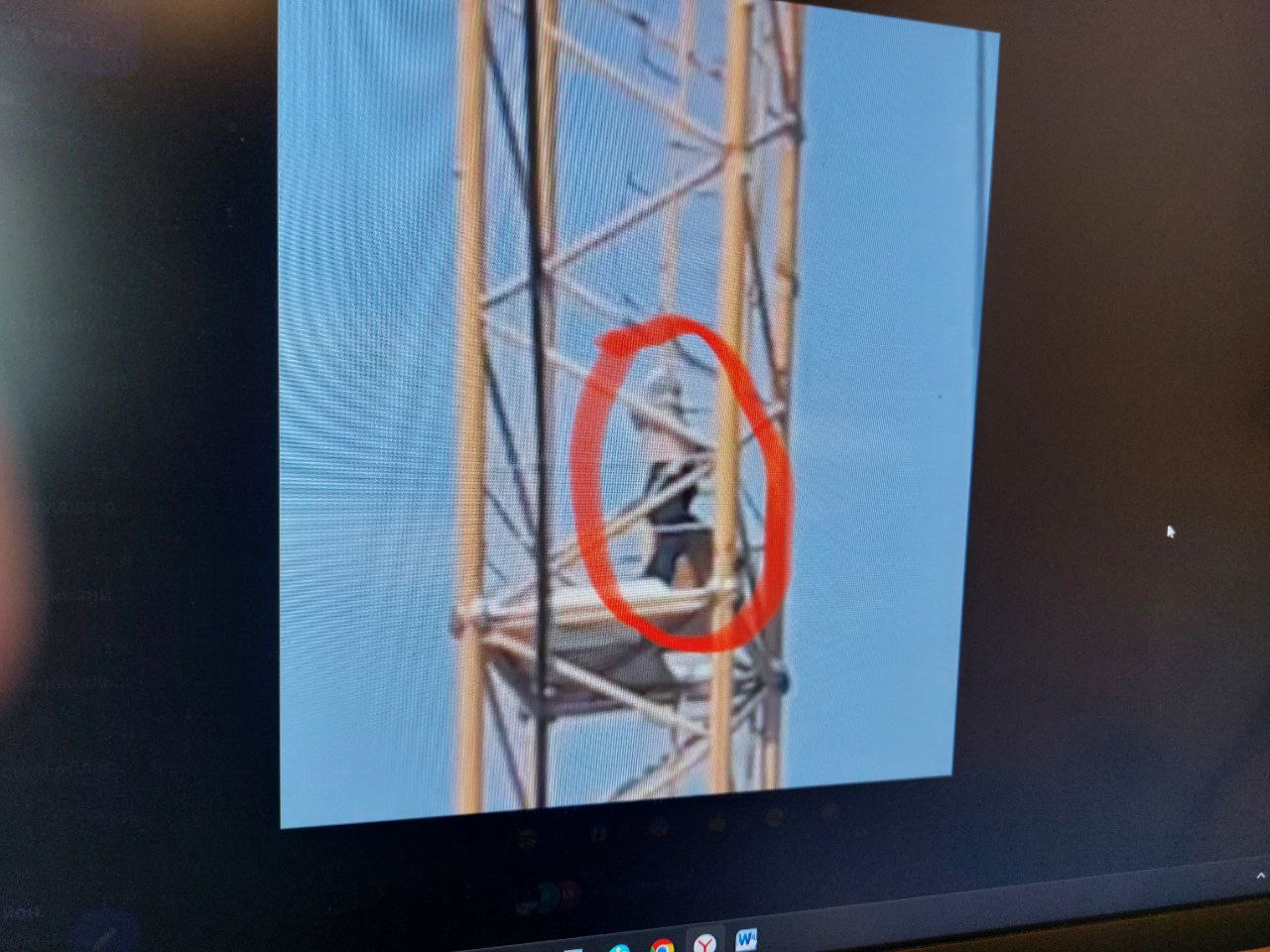 Пензенцы рассказали о ребенке, забравшемся на башенный кран