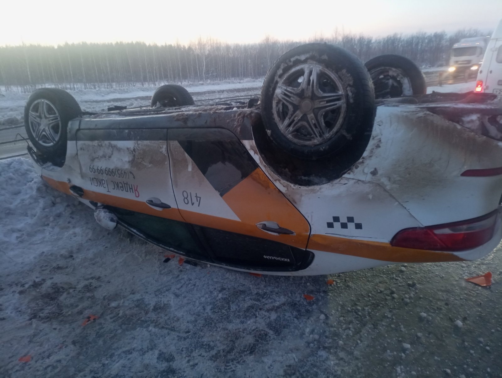 В Городищенском районе на трассе перевернулось такси