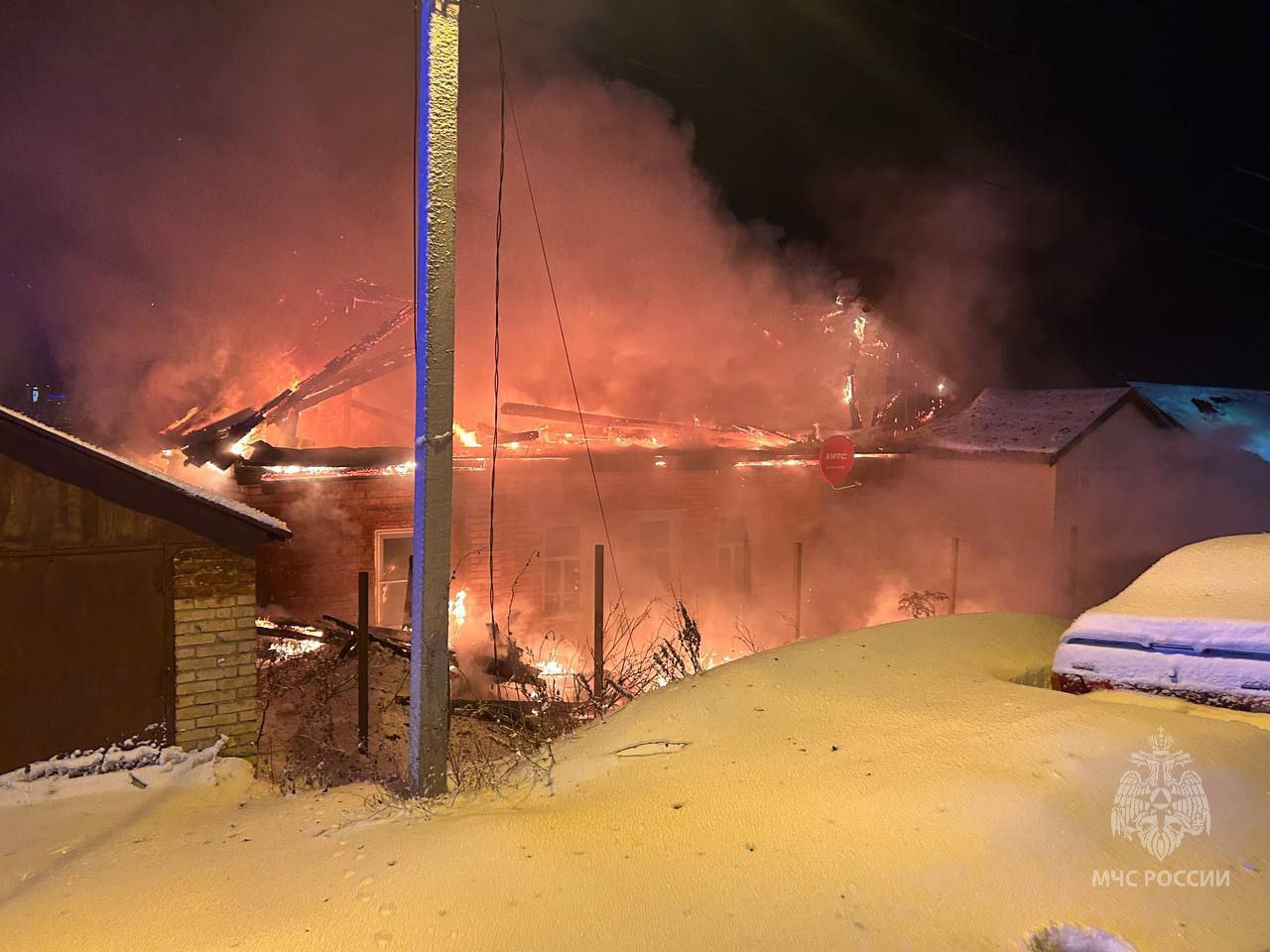 В Пензе пожар на Бугровке тушили 25 сотрудников МЧС