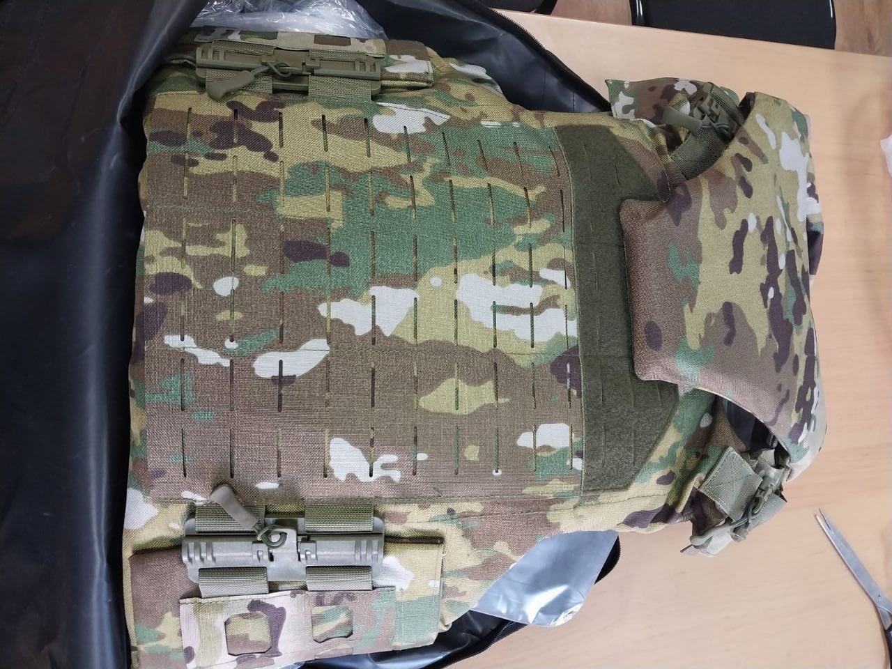 Борис Панин и Союз женщин передали пензенскому бойцу бронежилет