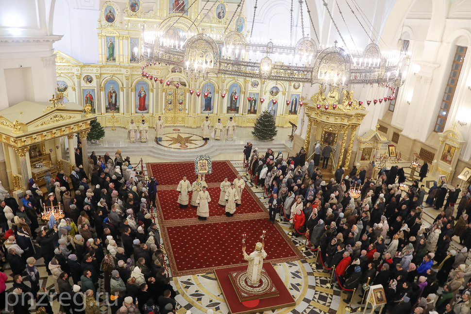 Олег Мельниченко передал Спасскому кафедральному собору икону