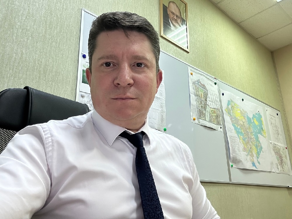 Ярослав Щигарев рассказал, кто отвечает за открытые люки на дорогах и ДТП из-за них