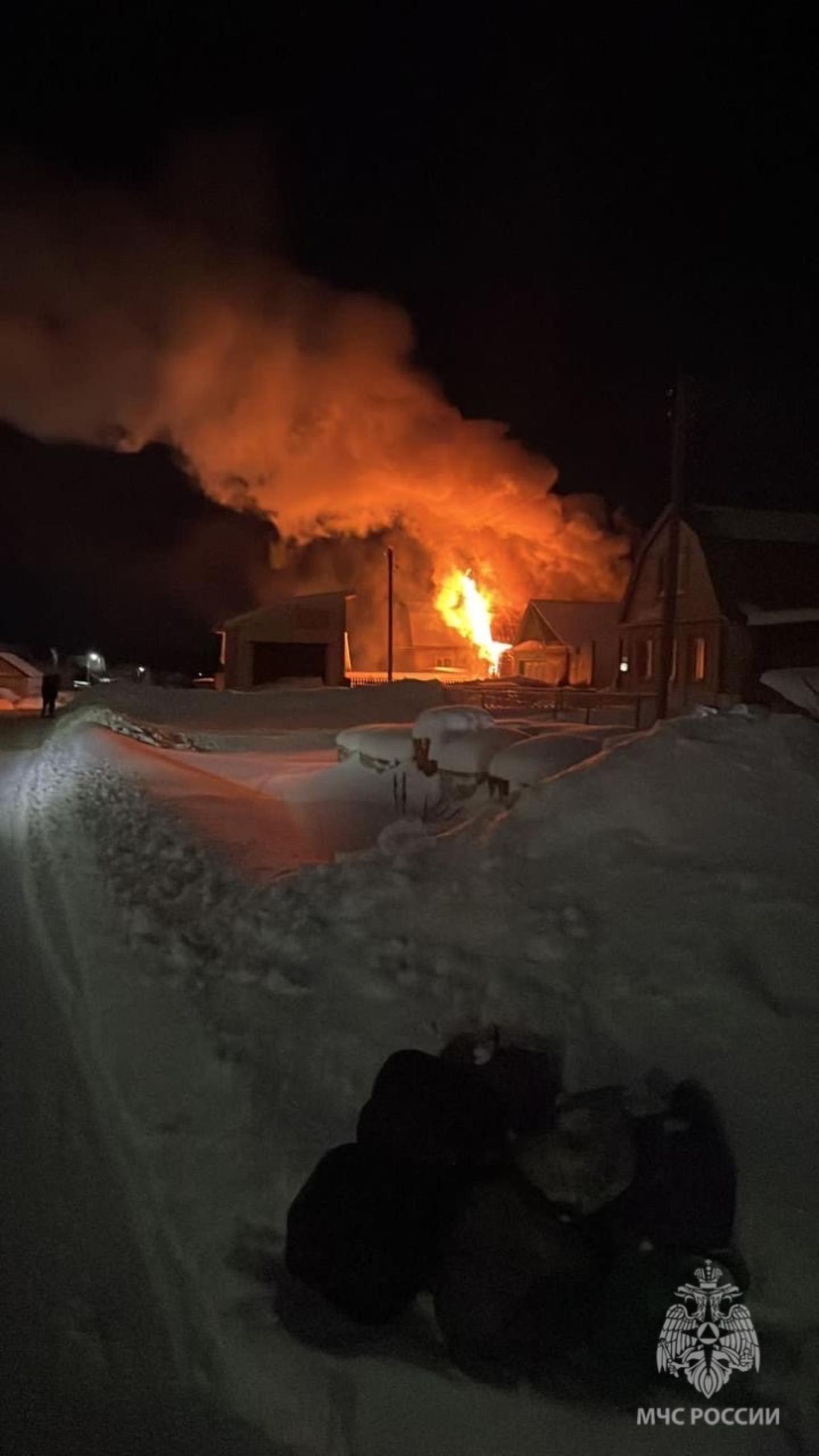 23 января в Кузнецком районе 11 пожарных тушили дом