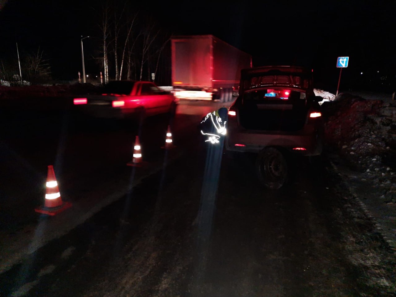 В Пензе на М5 автоледи с пробитым колесом помогли инспекторы