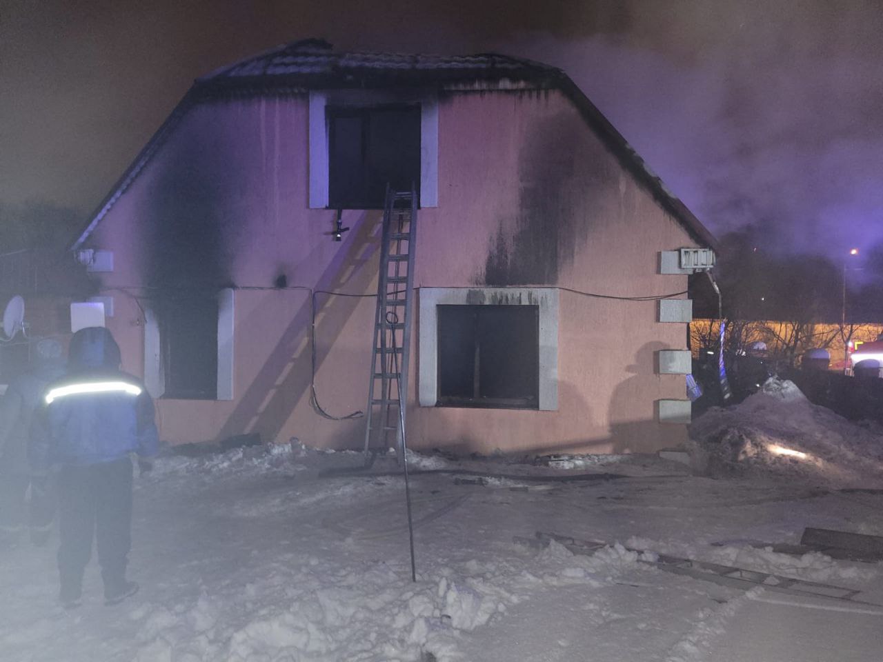 В Бессоновском районе причиной пожара могла стать неисправность электропроводки