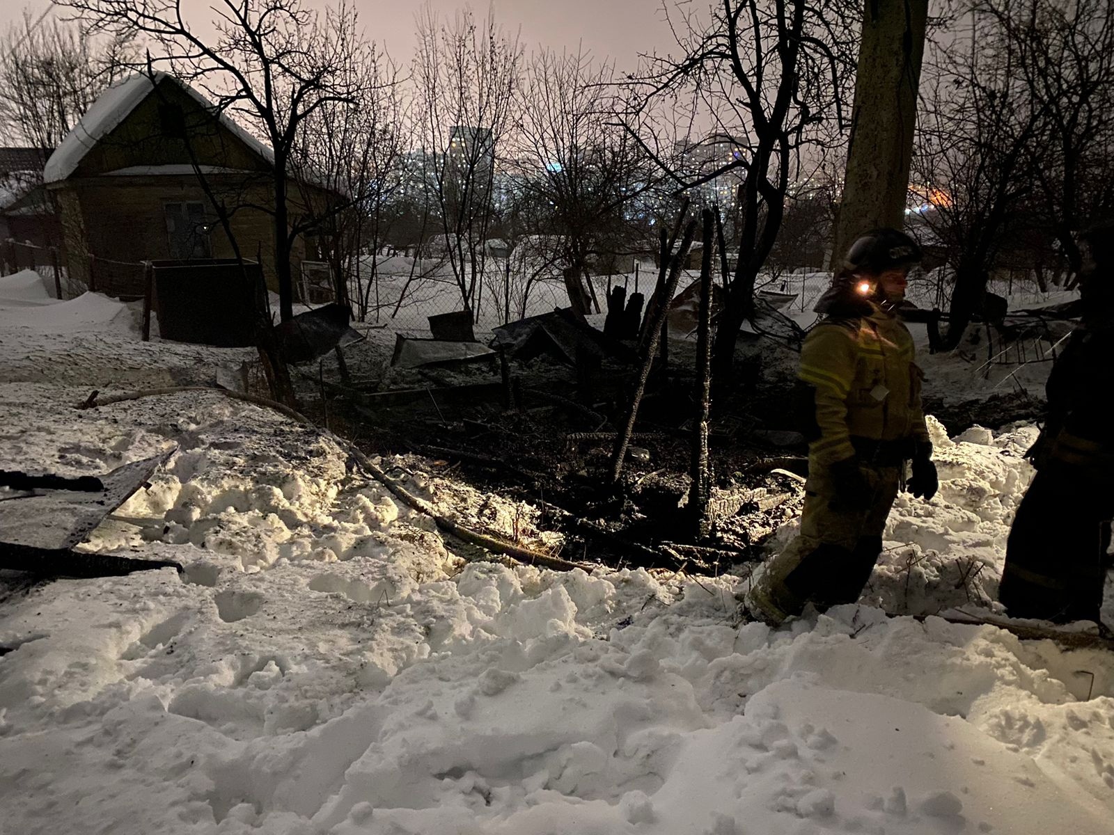 Появились фото с места смертельного пожара в Пензе