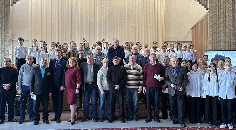 Борис Панин вручил Героям Афганской войны памятные медали в школе №20