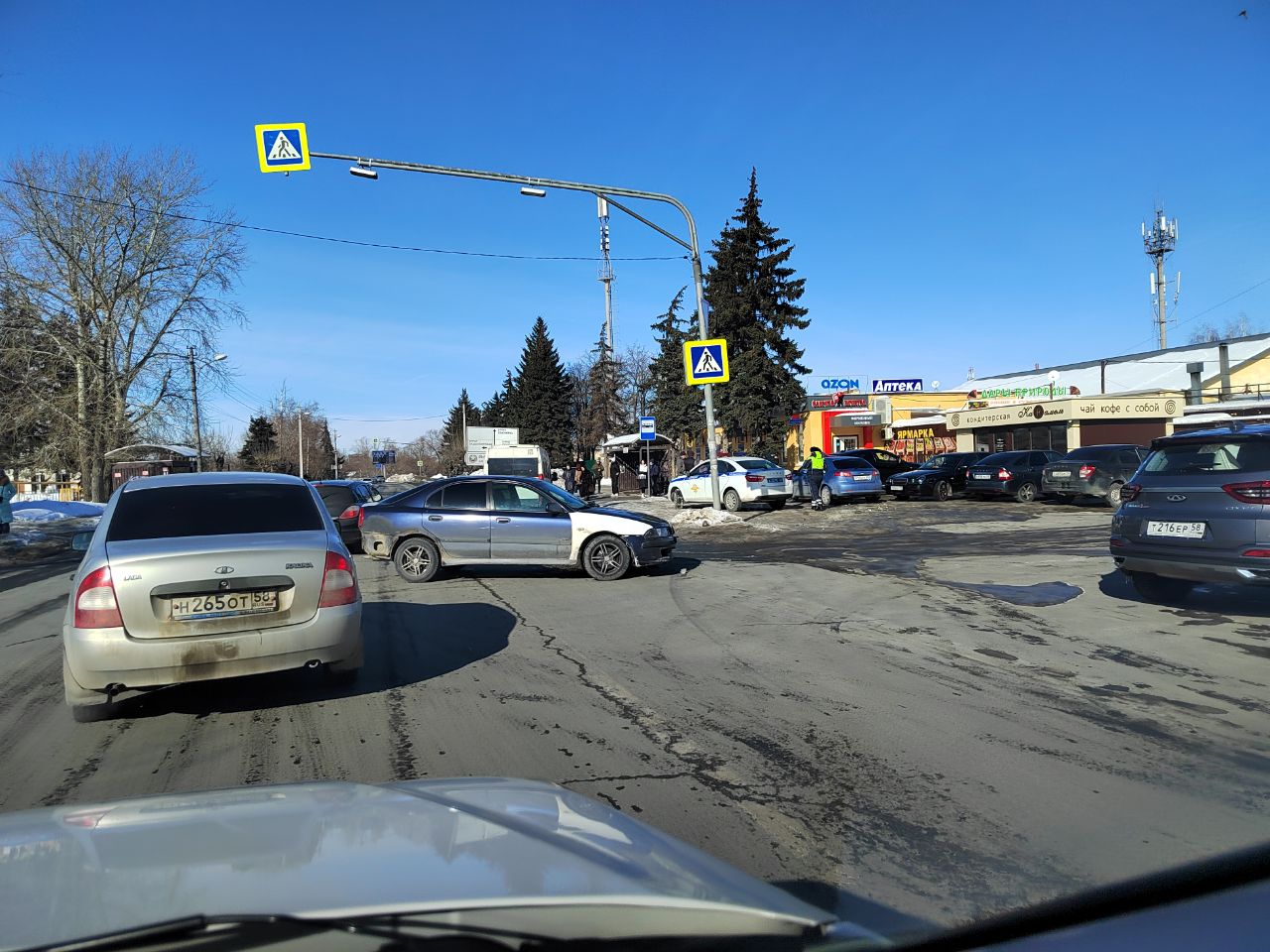 Улица тарханова Очевидцы сообщают об аварии с двумя авто на Тарханова