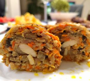 Закуска из мясных рулетиков с картофелем