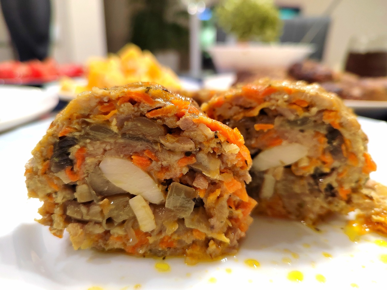 Закуска из мясных рулетиков с картофелем