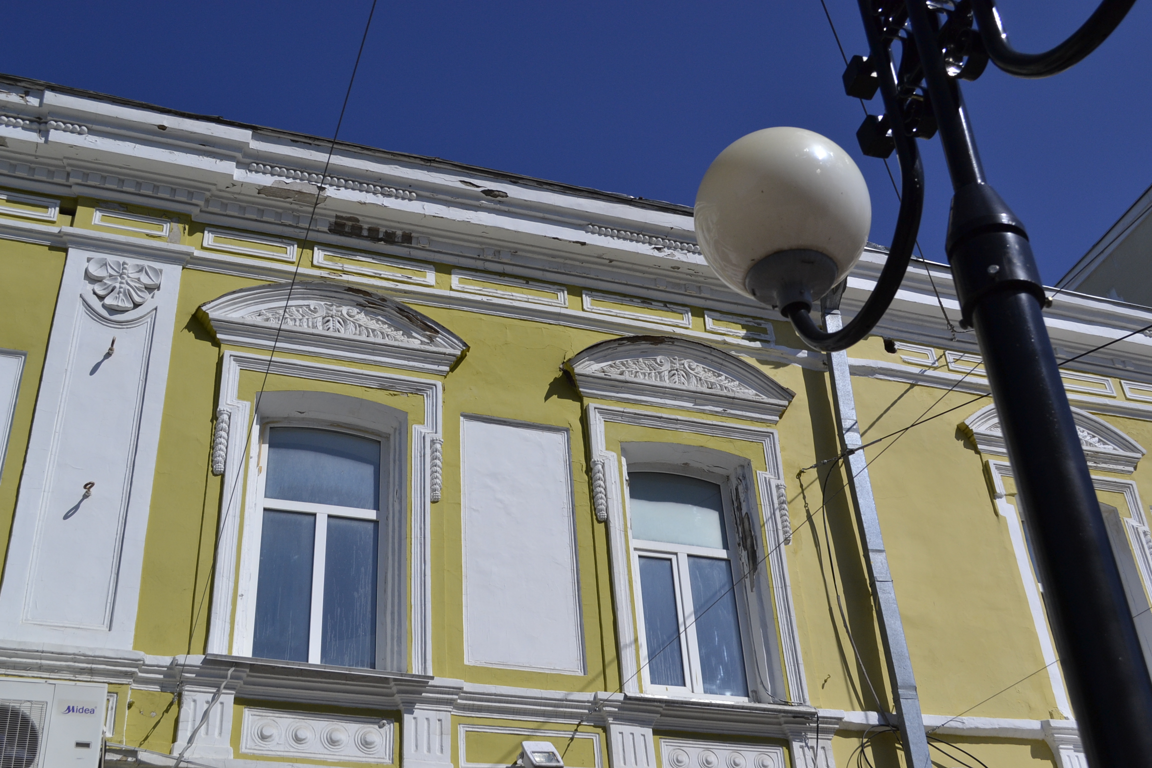 Пензенцы попросили обратить внимание на «ободранные фасады» домов в центре города