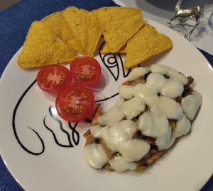 Необычный рецепт легкого ужина с индейкой, моцареллой и шампиньонами